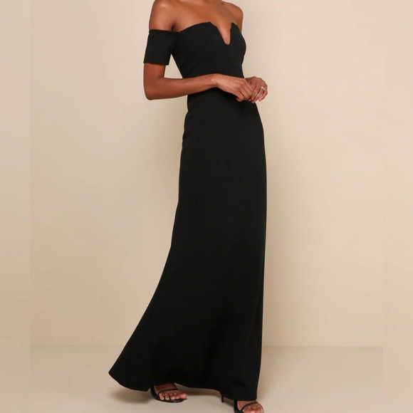 Lulu’s NWT Lynne Black Off-the-Shoulder Maxi Dress size XS - Picture 2 of 8